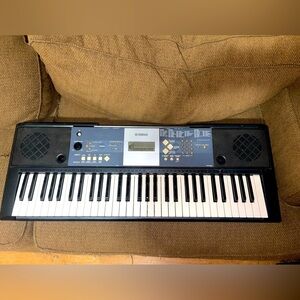 Yamaha YPT-230 Keyboard